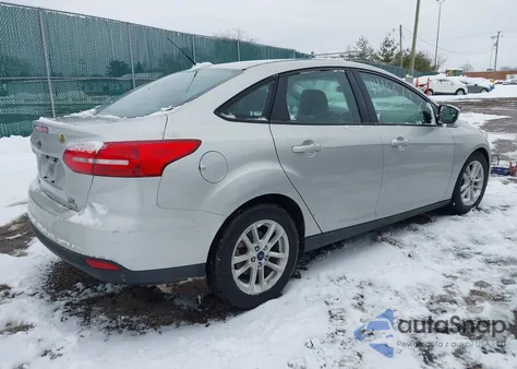 2018 Ford Focus Se z USA, uszkodzony, nr VIN 1FADP3FE3JL226279